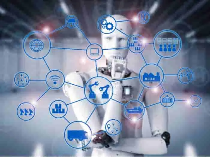 El impacto de la inteligencia artificial en la automatización y la transformación del mercado laboral.