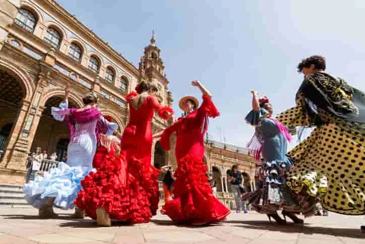 El impacto del turismo cultural en la preservación del patrimonio y el desarrollo económico local.